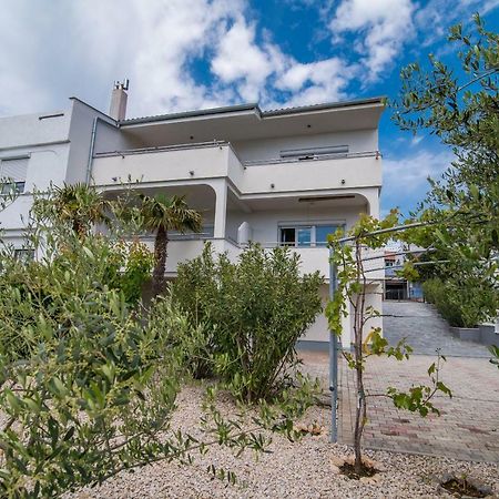 Apartments Oleander Krk Town Exterior foto